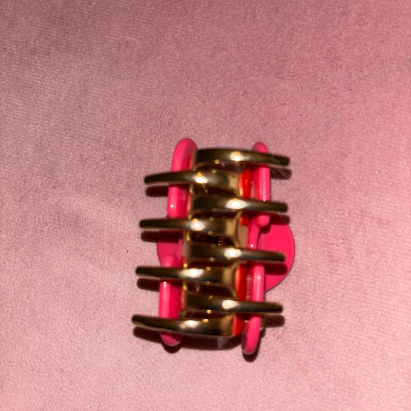 2.5 inch LV Louis Vuitton Fuchsia Hot Pink Gold Logo Butterfly Hair Clip - Picture 2 of 6